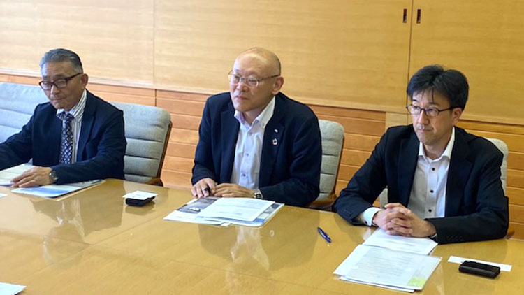 インタビューの様子