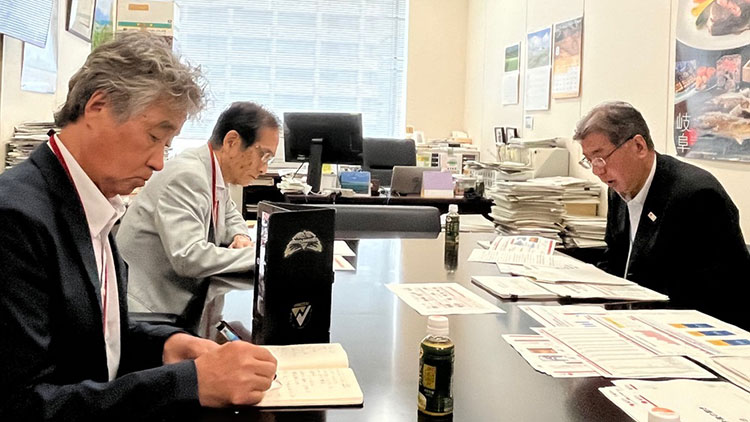 インタビューの様子